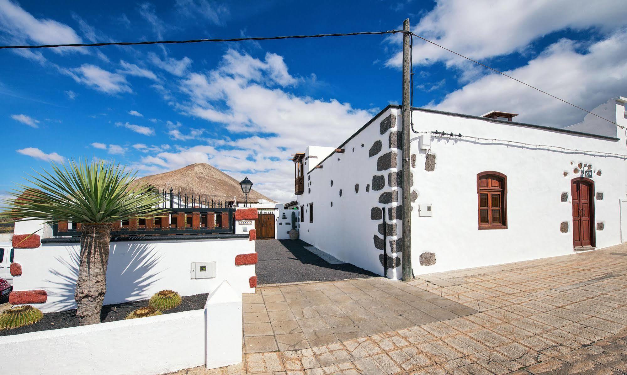 Casa Emblematica Garaday Lanzarote Guest House Tinajo Luaran gambar